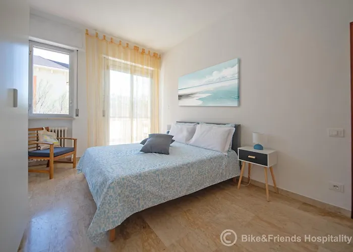 Apartment Living Dante 41 *